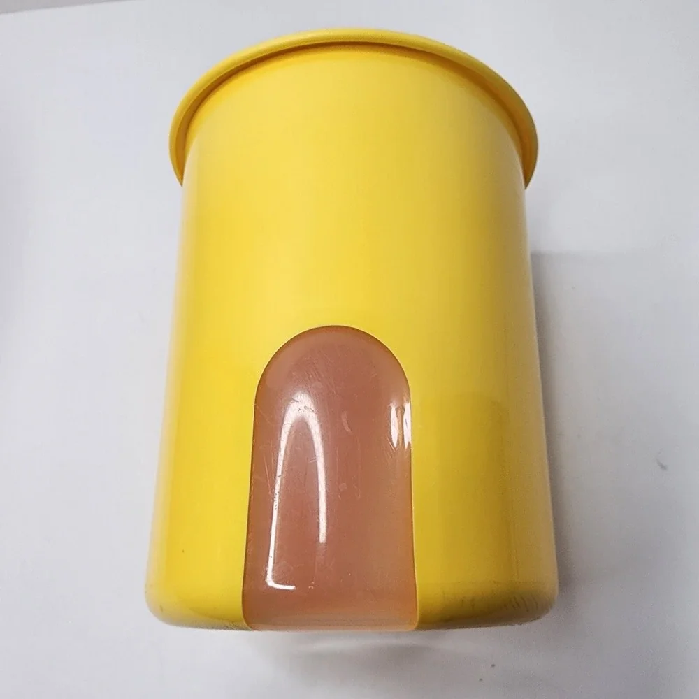 TUPPERWARE Yellow Round 8 Cup B Canister #2420D-1 One Touch Seal EUC